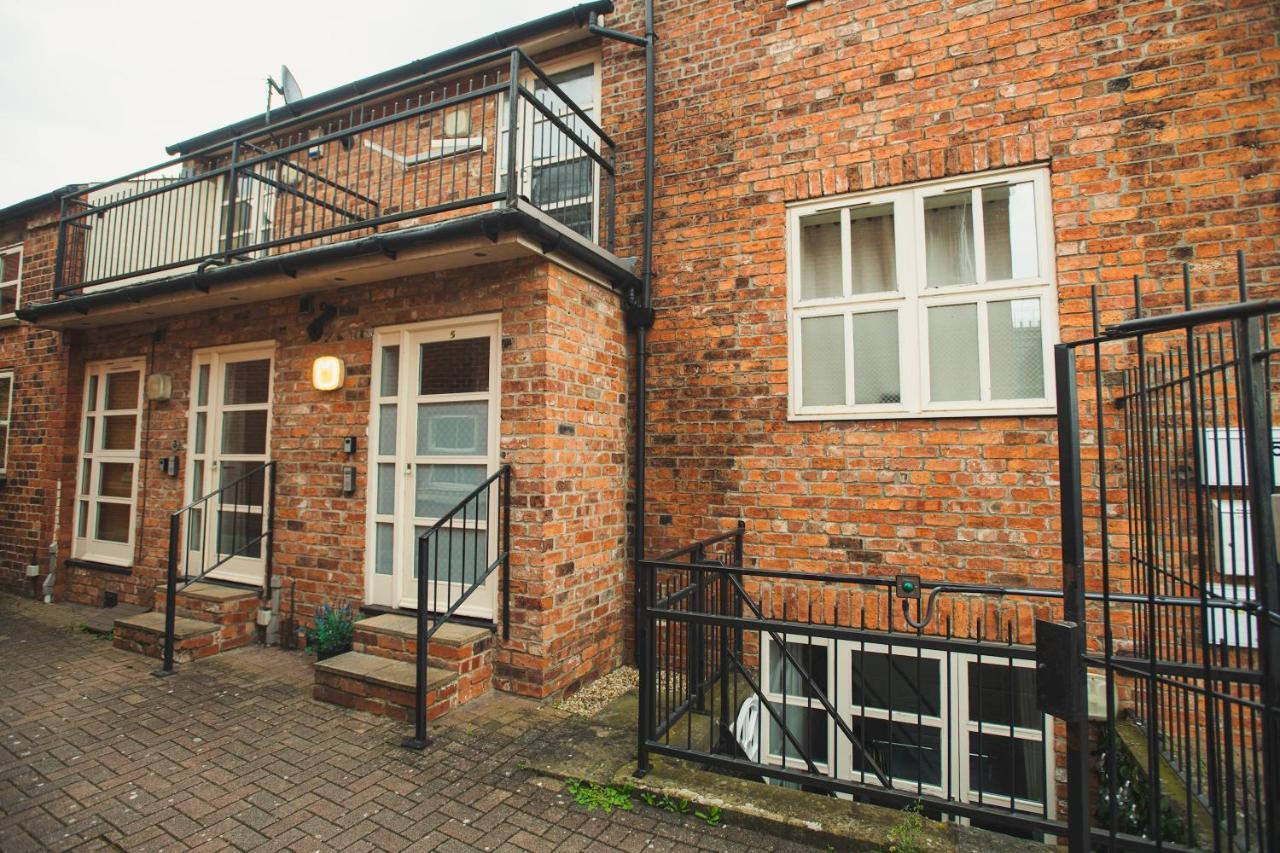 Pass The Keys 2 Bed Flat In Old School House Apartment Lincoln Bagian luar foto