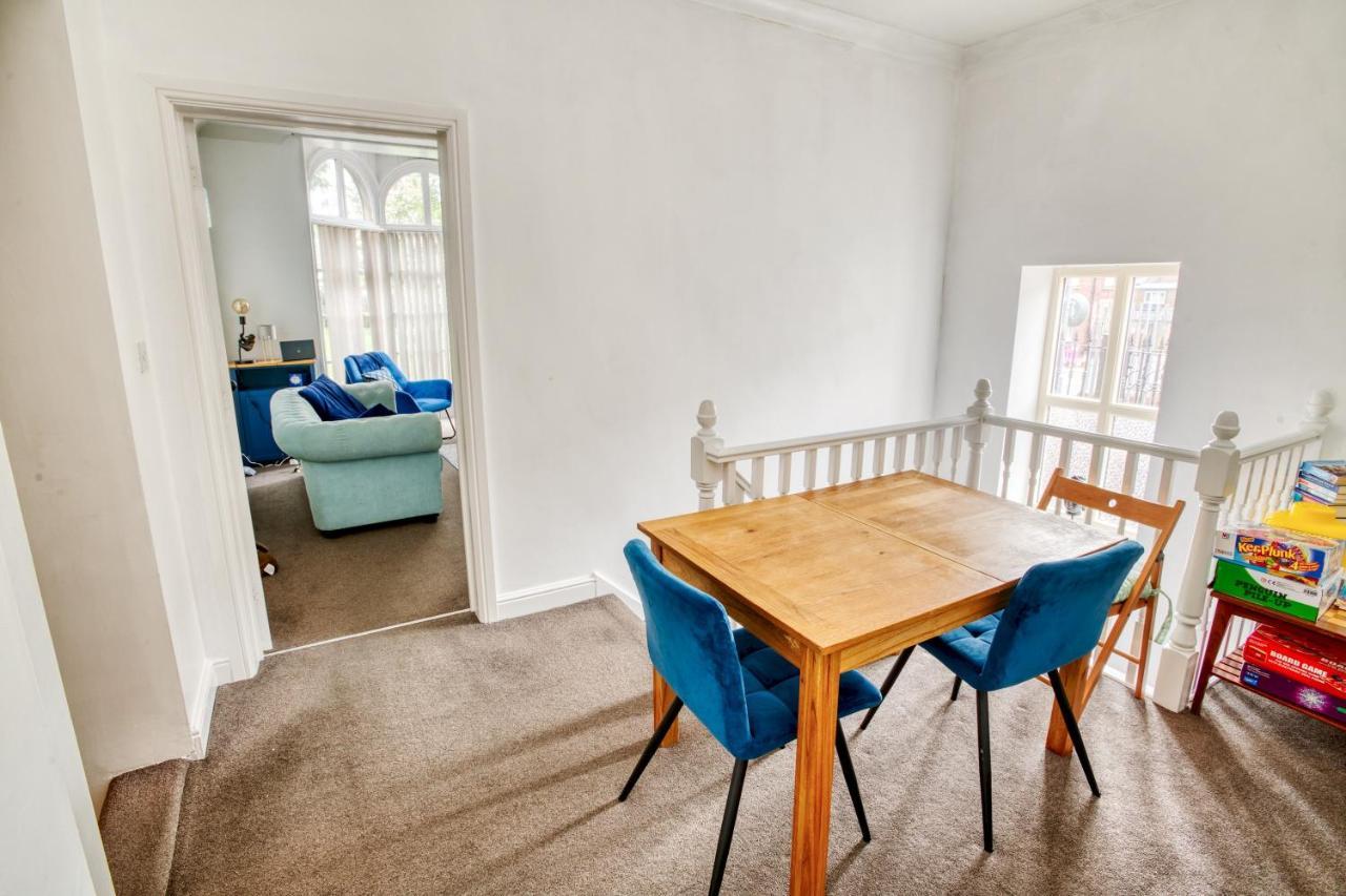 Pass The Keys 2 Bed Flat In Old School House Apartment Lincoln Bagian luar foto